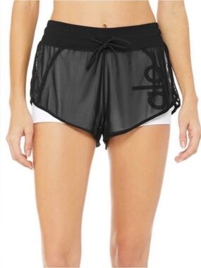 Alo yoga ambience short graphic